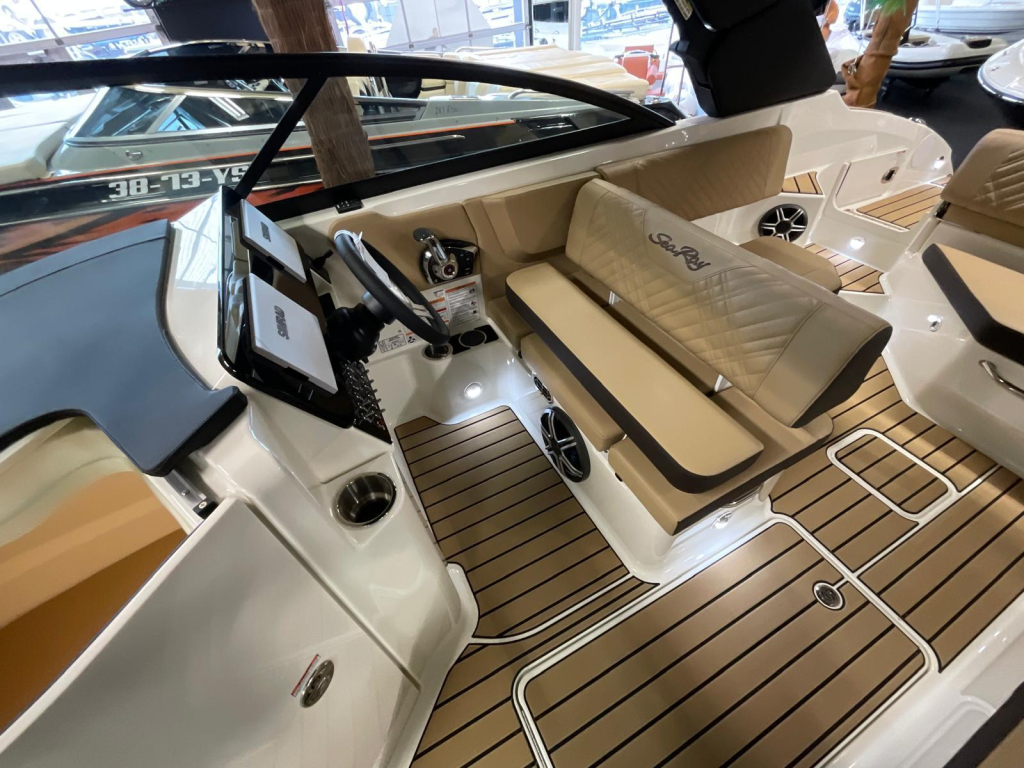 Sea Ray SDX 250 Outboard — foto 15 van 31