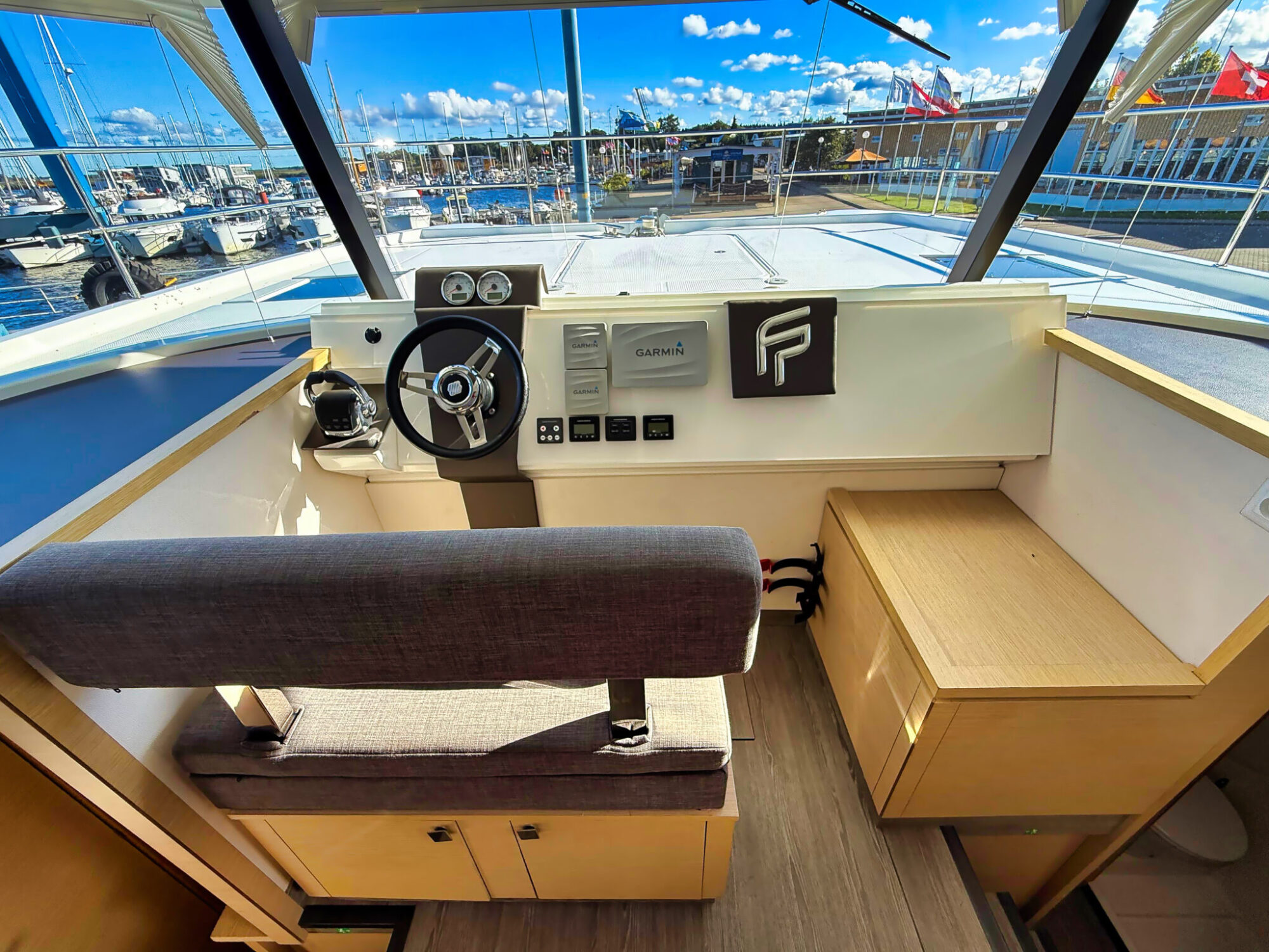Fountaine Pajot Motorcatamaran MY 37 — foto 8 van 44