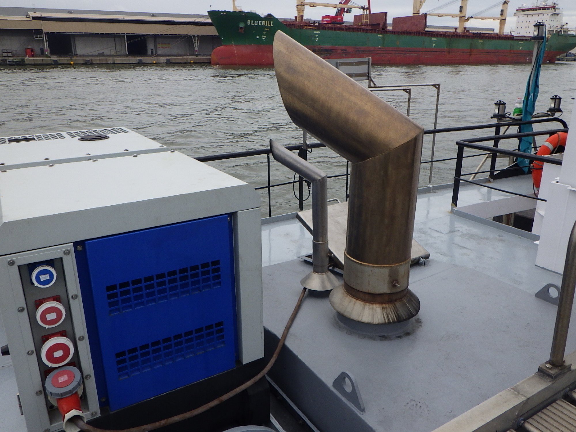 Mitsubishi 6-cilinder dieselmotor, generator Stamford. Inland Duwboot - Beroepsschip - Staal - 1970 — foto 11 van 12