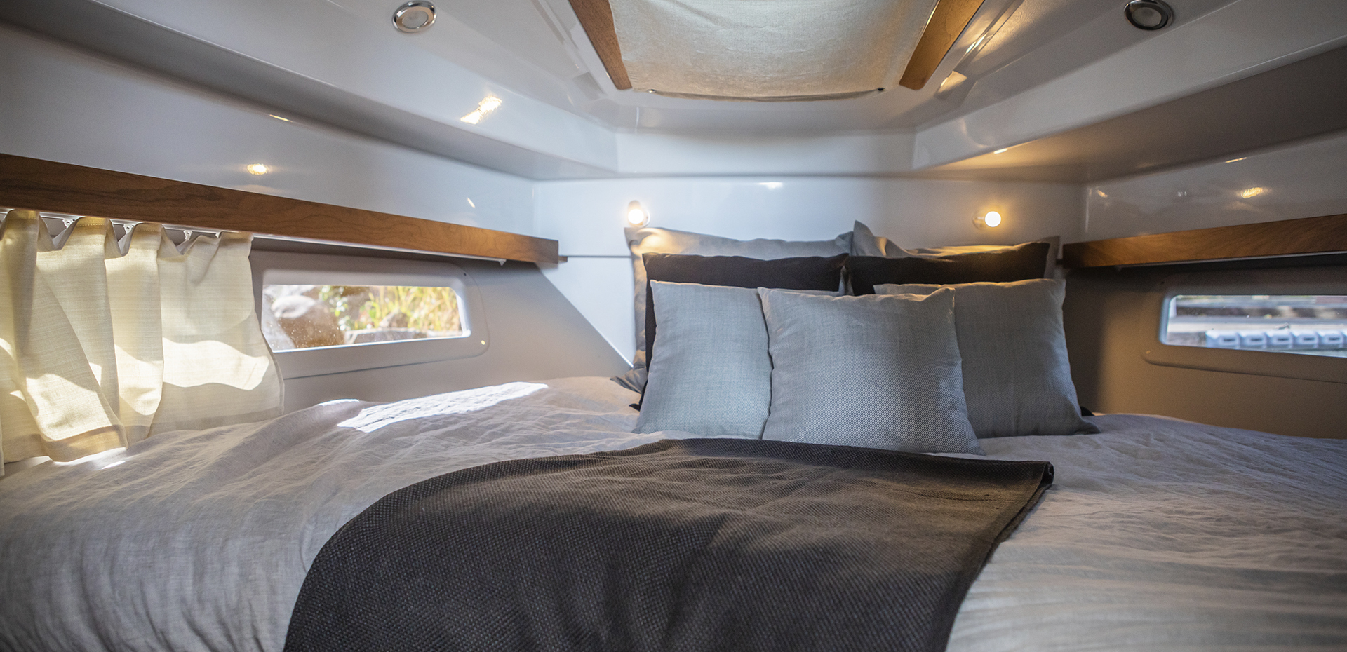 Finnmaster pilot 8 met 2x 200 pk Yamaha motoren  — foto 29 van 45