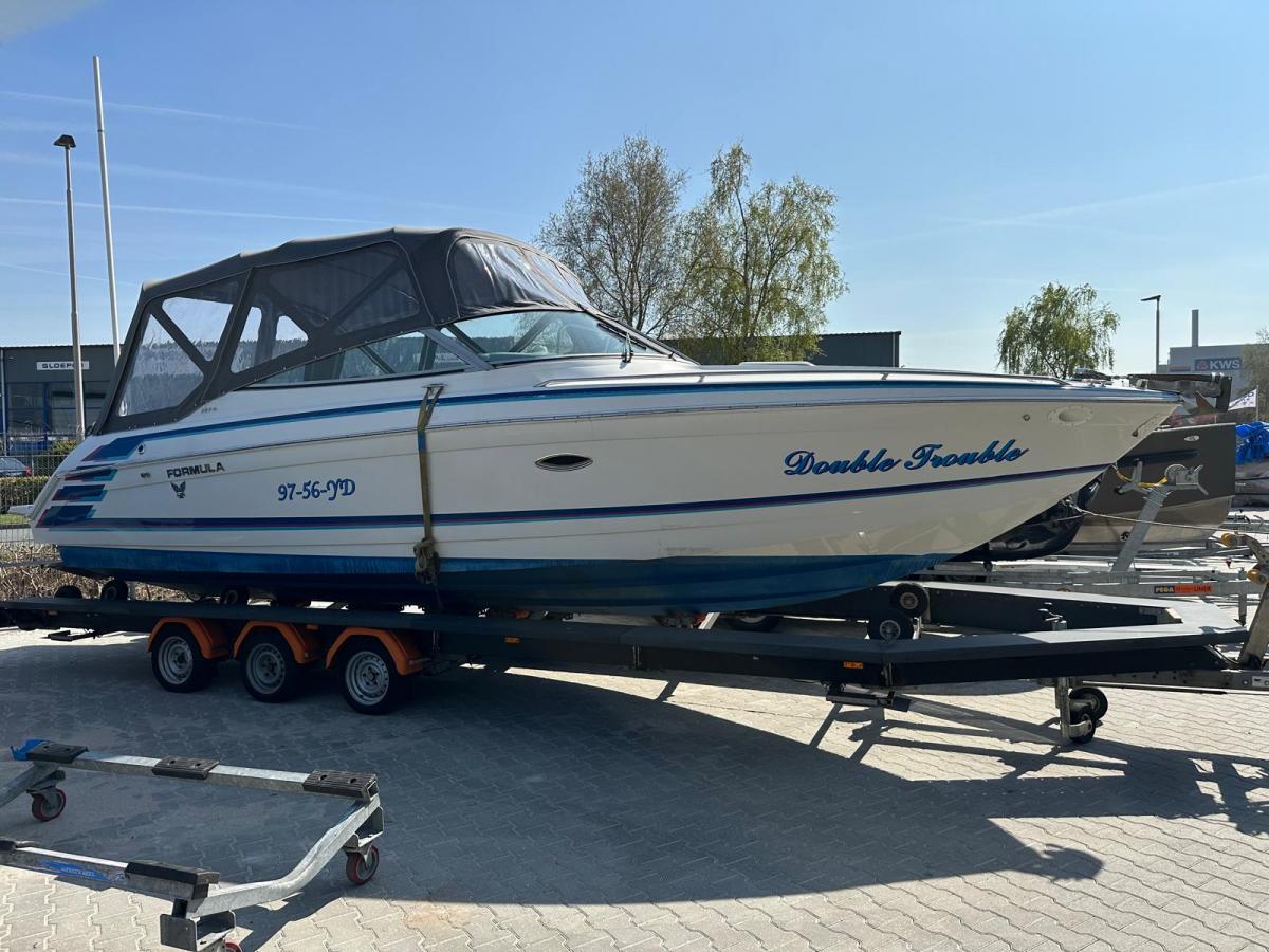 FormulaF-280 SS Cuddy cabin
