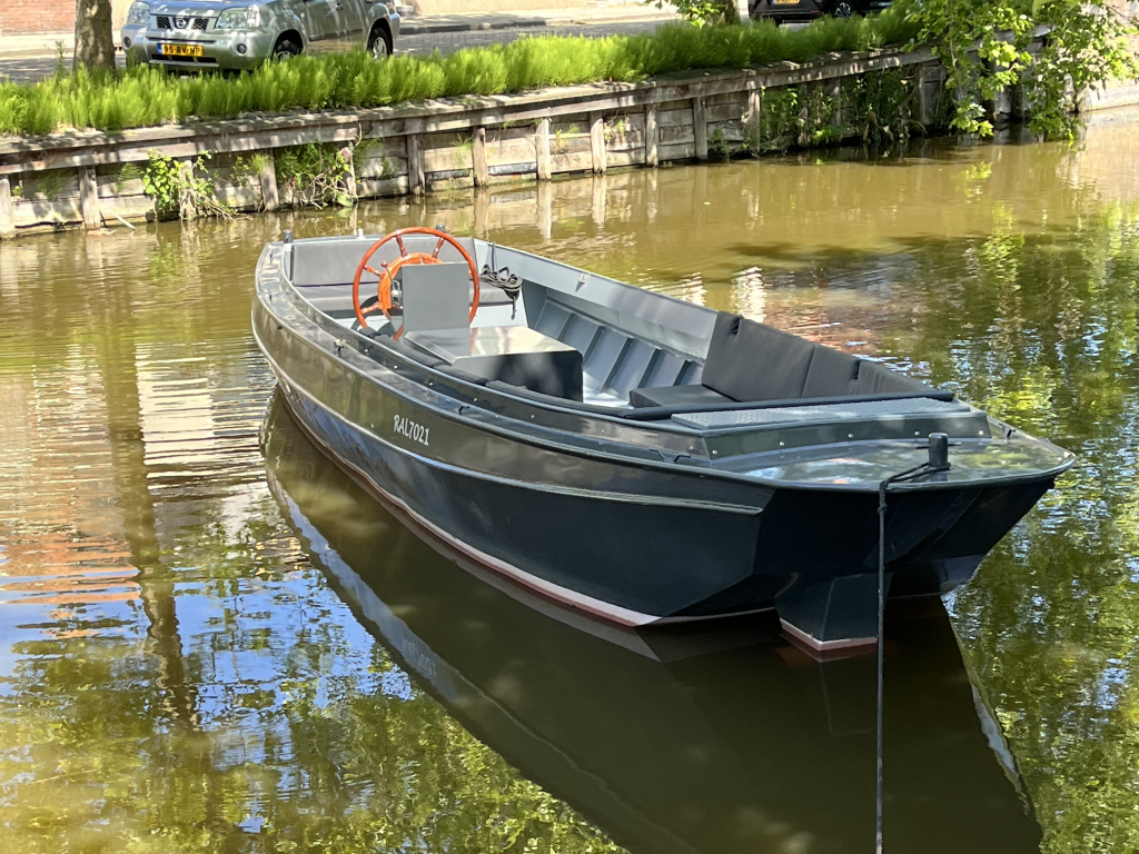 Stalen sloep 875