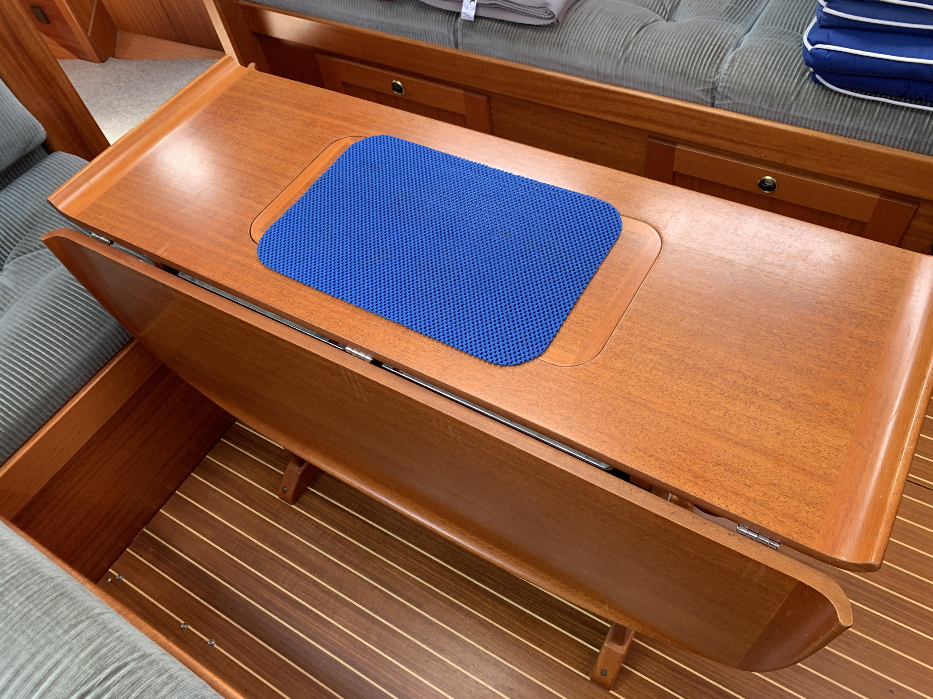 Hallberg-Rassy 42 — foto 39 van 77