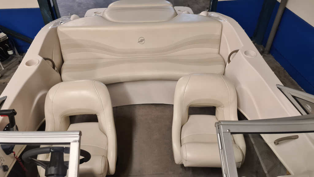 Starcraft C-star 1700 3.0 Mercruiser en trailer — foto 12 van 16