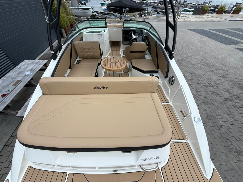 Sea Ray 210 spx — foto 25 van 38