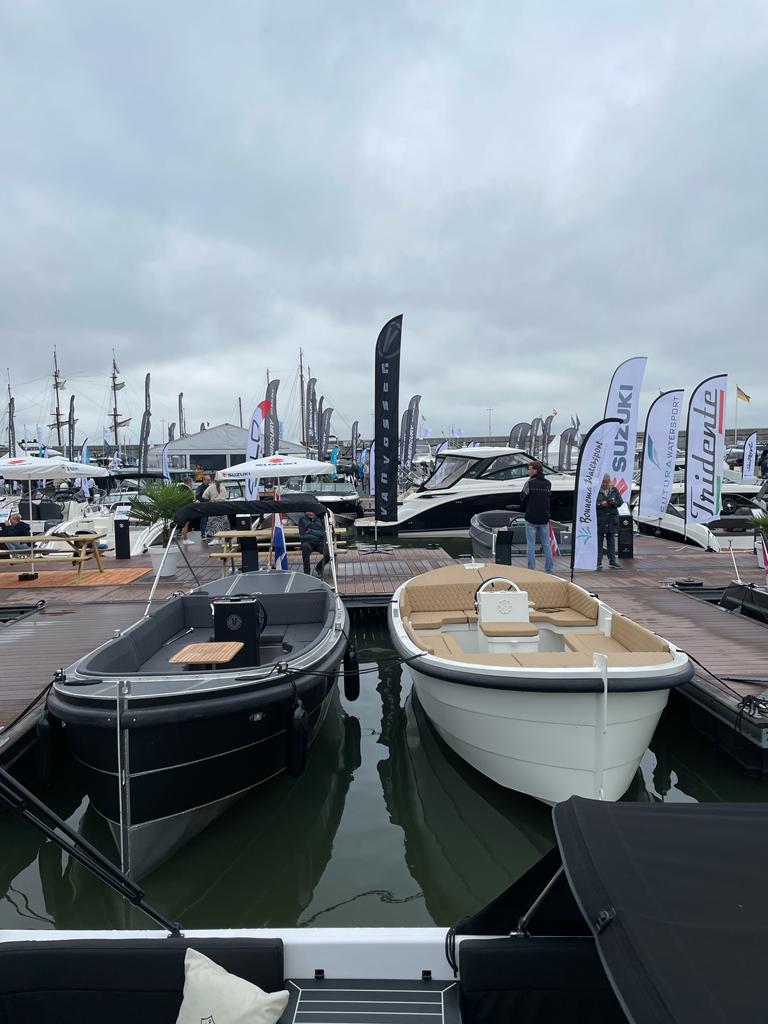 Steelfish 670 vaarklaar 60pk Honda — foto 12 van 18