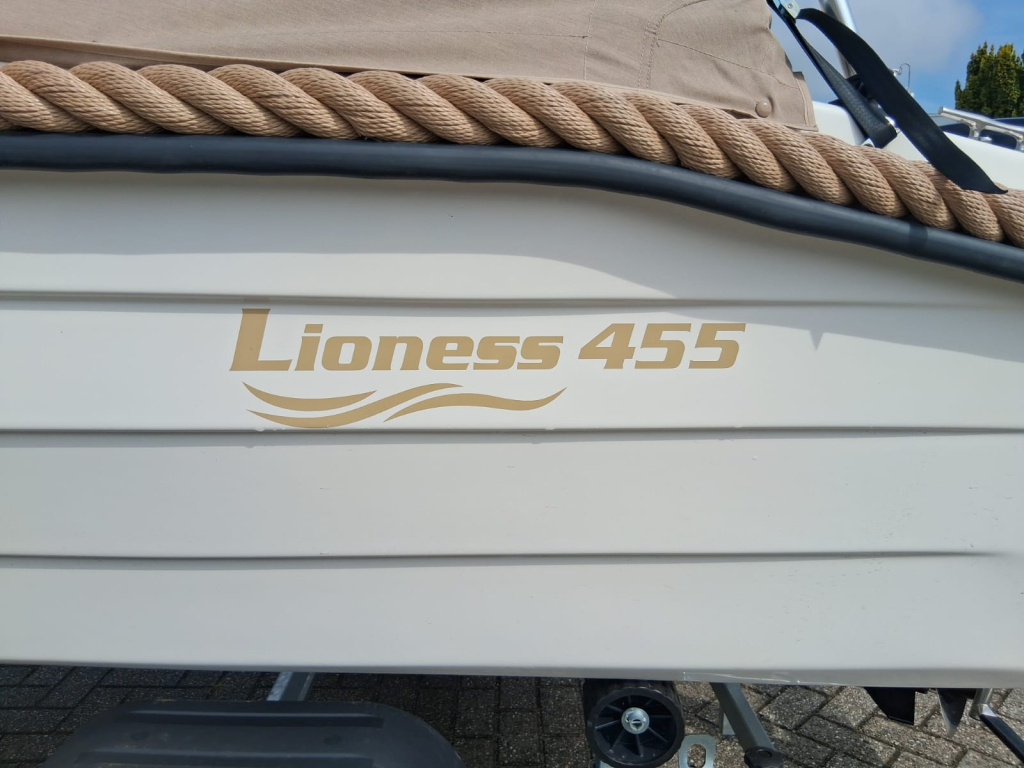 Lioness 455 — foto 12 van 12