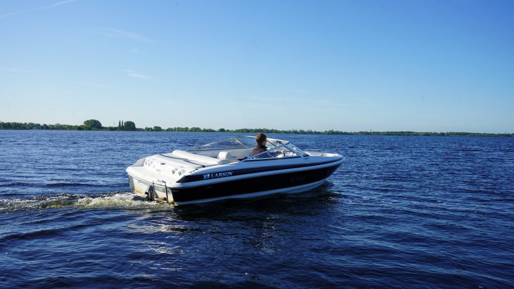 Larson 186 speedboot met Volvo Penta 135pk — foto 5 van 16