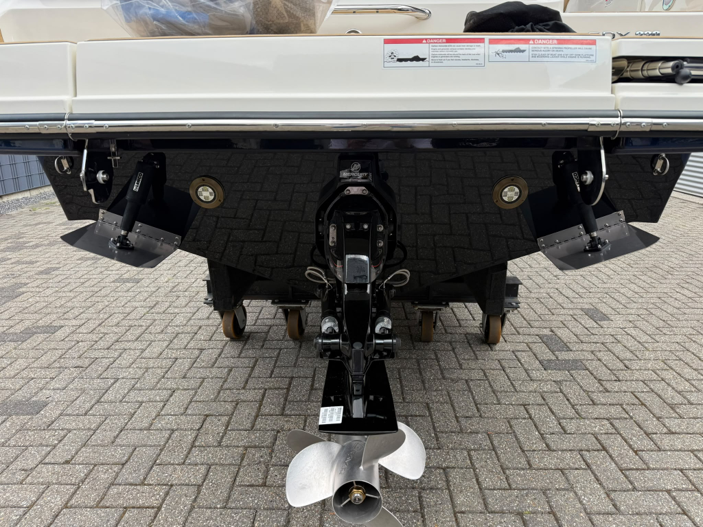 Sea Ray SDX 230 — foto 8 van 50