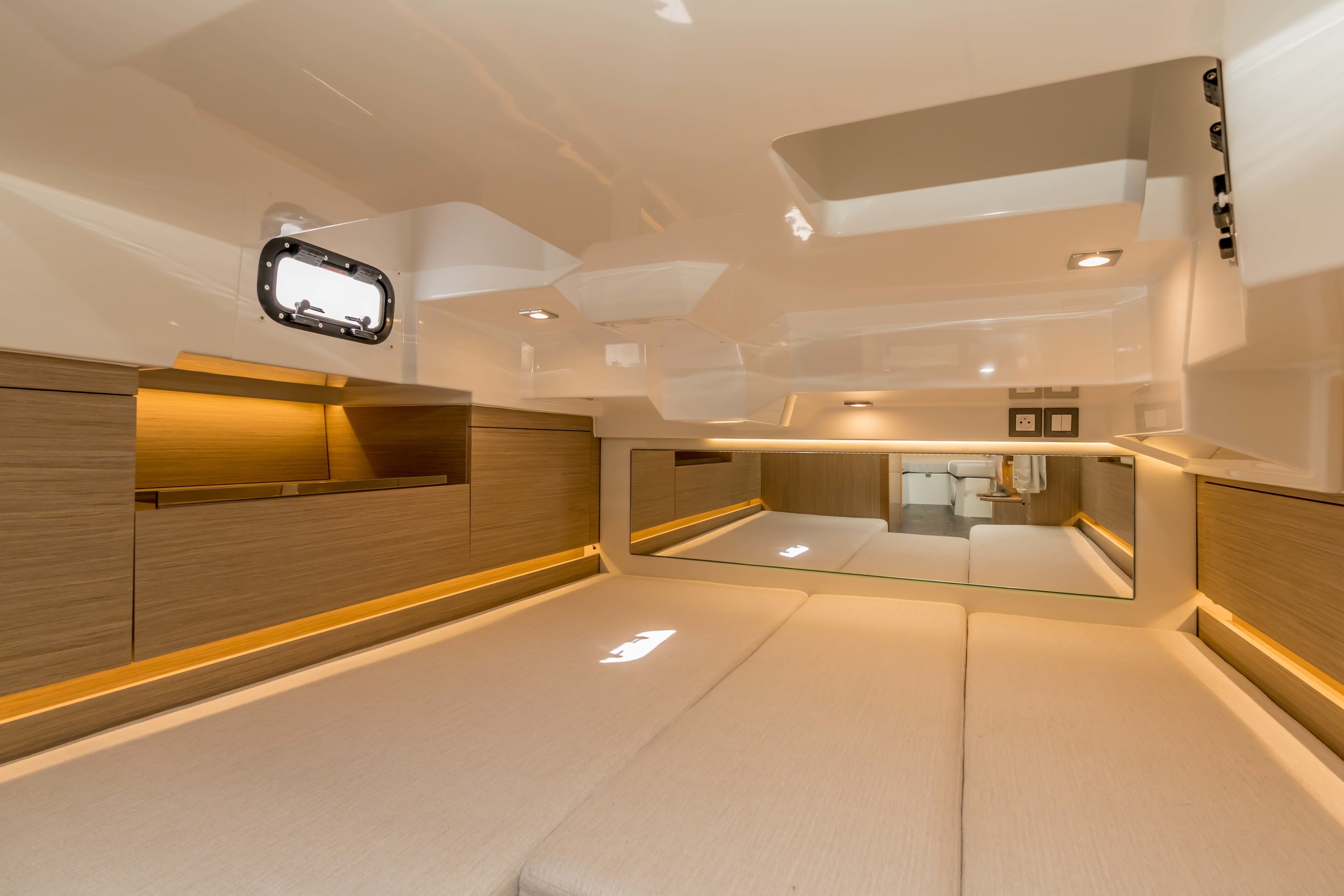 Jeanneau Cap Camarat 10.5 CC — foto 40 van 67