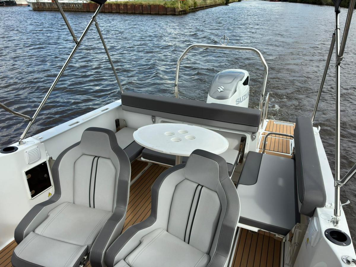 Jeanneau Cap Camarat 7.5 CC Serie 3 — foto 17 van 21