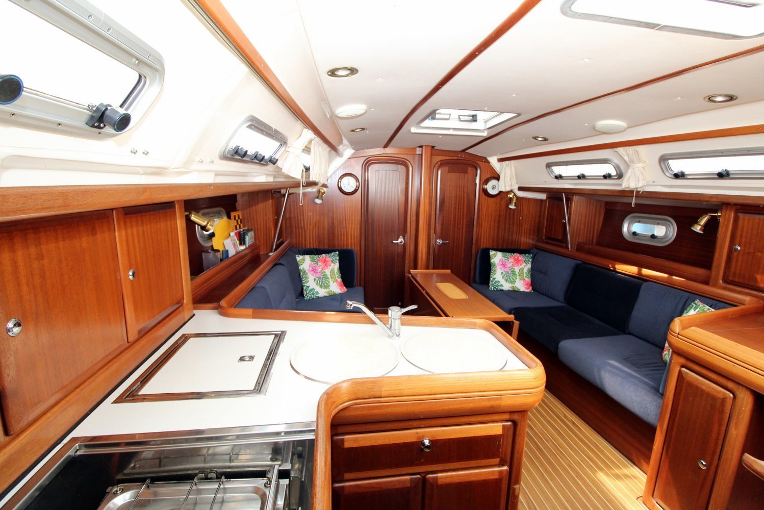 Bavaria - Sailing Yacht - GRP (Polyester) - 1996 - € 43.500 — foto 10 van 11