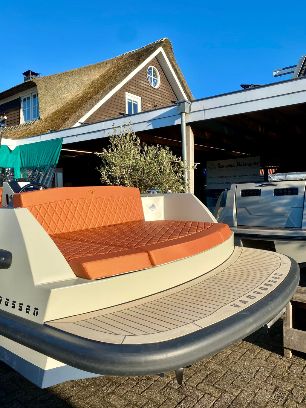 Van Vossen 650 e tender Electra Gray — foto 6 van 18