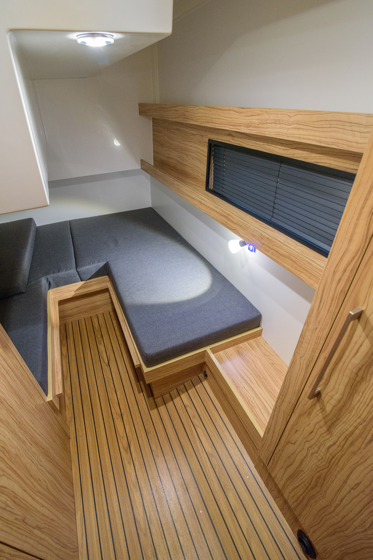 Cobra Yachts Futura 36 — foto 8 van 12