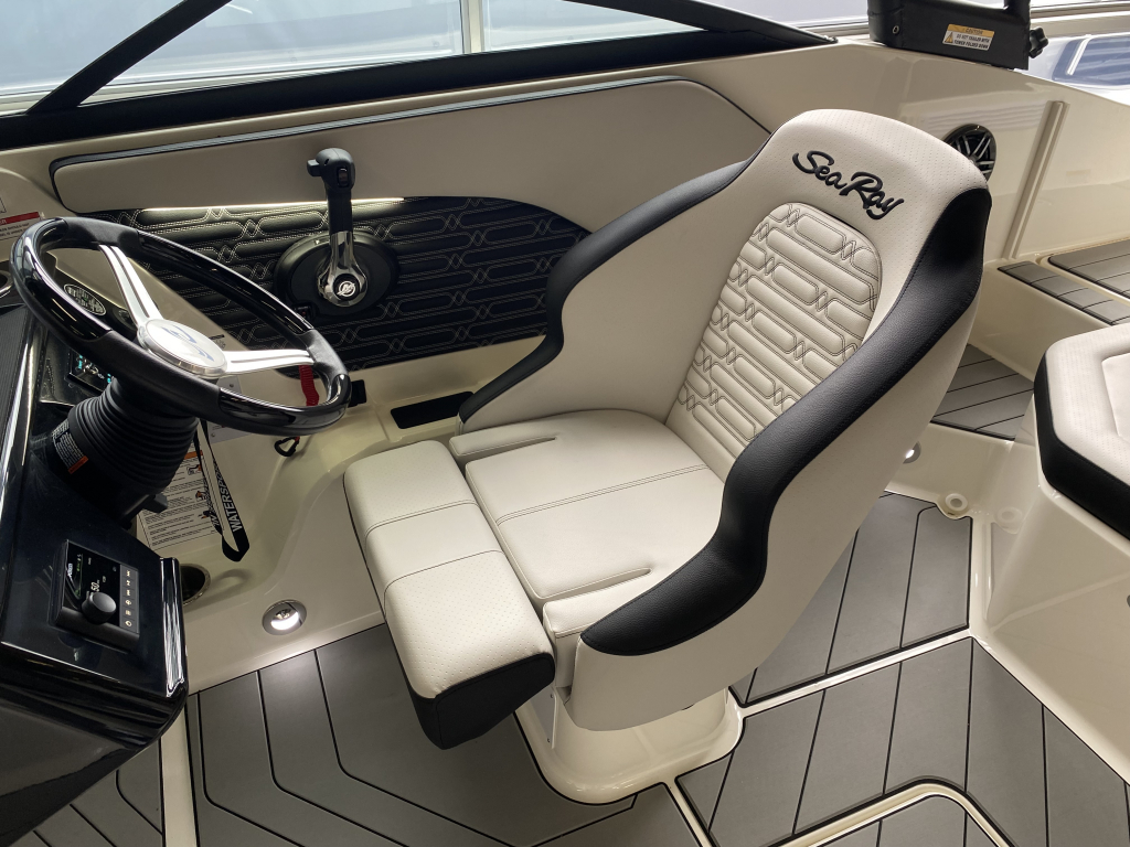 Sea Ray SPX 190  — foto 11 van 40
