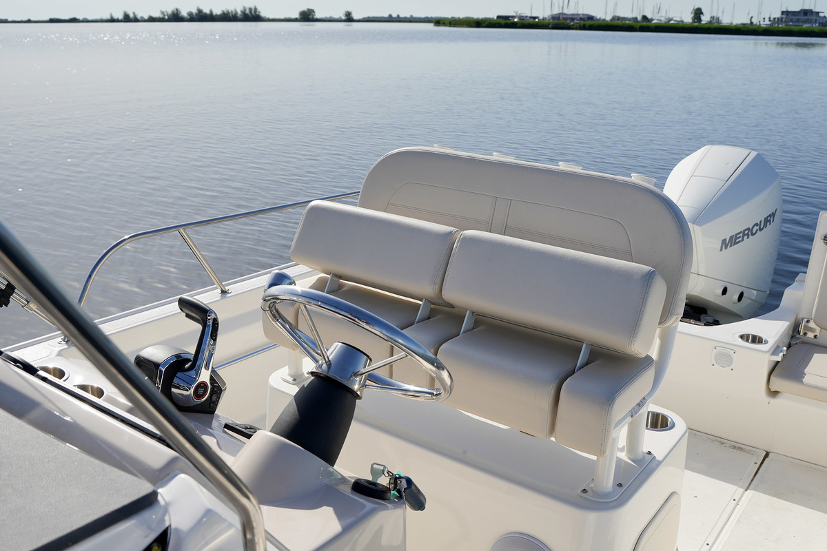 Boston Whaler 210 Montauk — foto 33 van 50