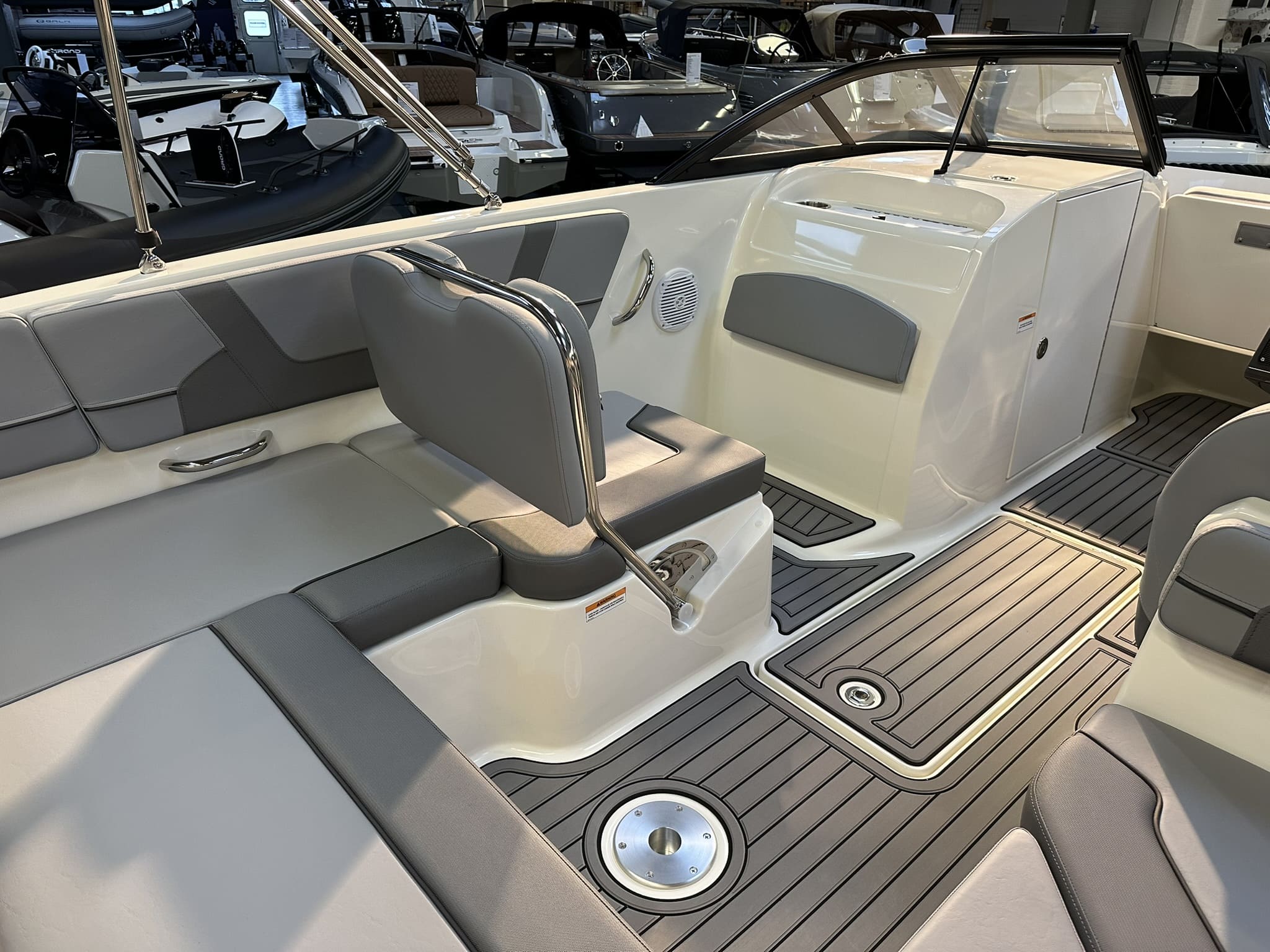 Bayliner VR6 Bowrider — foto 11 van 29