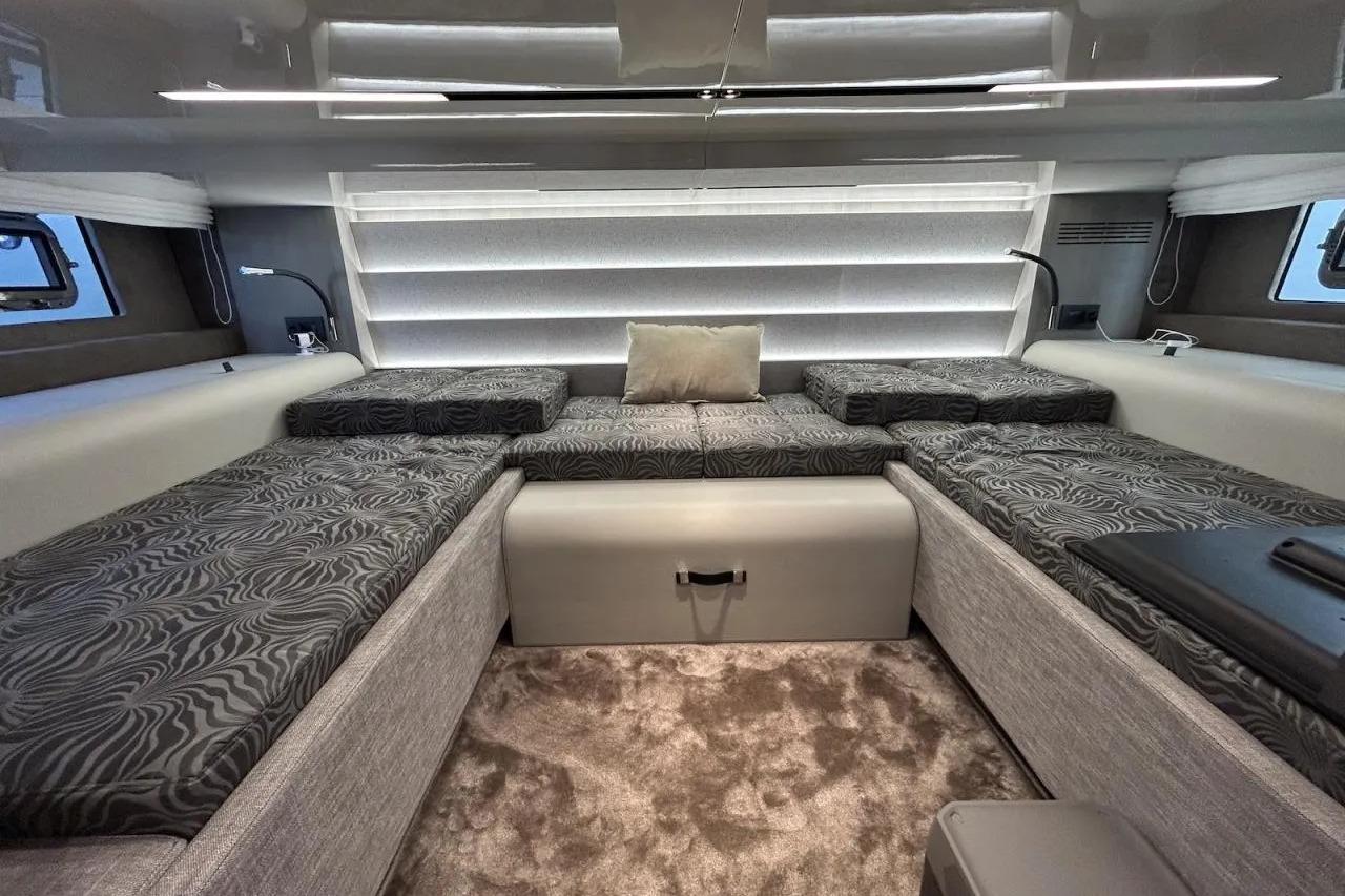 Cranchi A46 Luxury Tender — foto 14 van 21