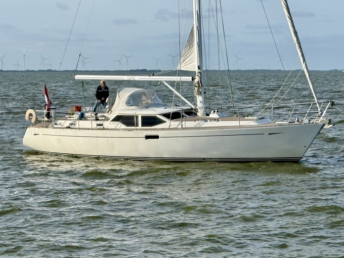 Oyster 45 Deck Saloon — foto 2 van 12