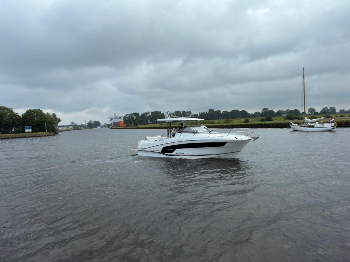 Jeanneau Cap Camarat 10.5 WA S2 op voorraad. Dit schip is aanwezig op de yamaha stand van hiswa te water 2026. — foto 4 van 35