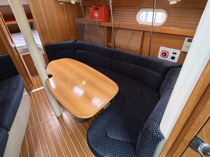 Catalina 320 — foto 11 van 43
