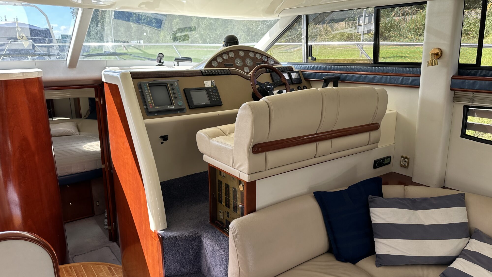 Fairline Phantom 40 Flybridge — foto 34 van 57