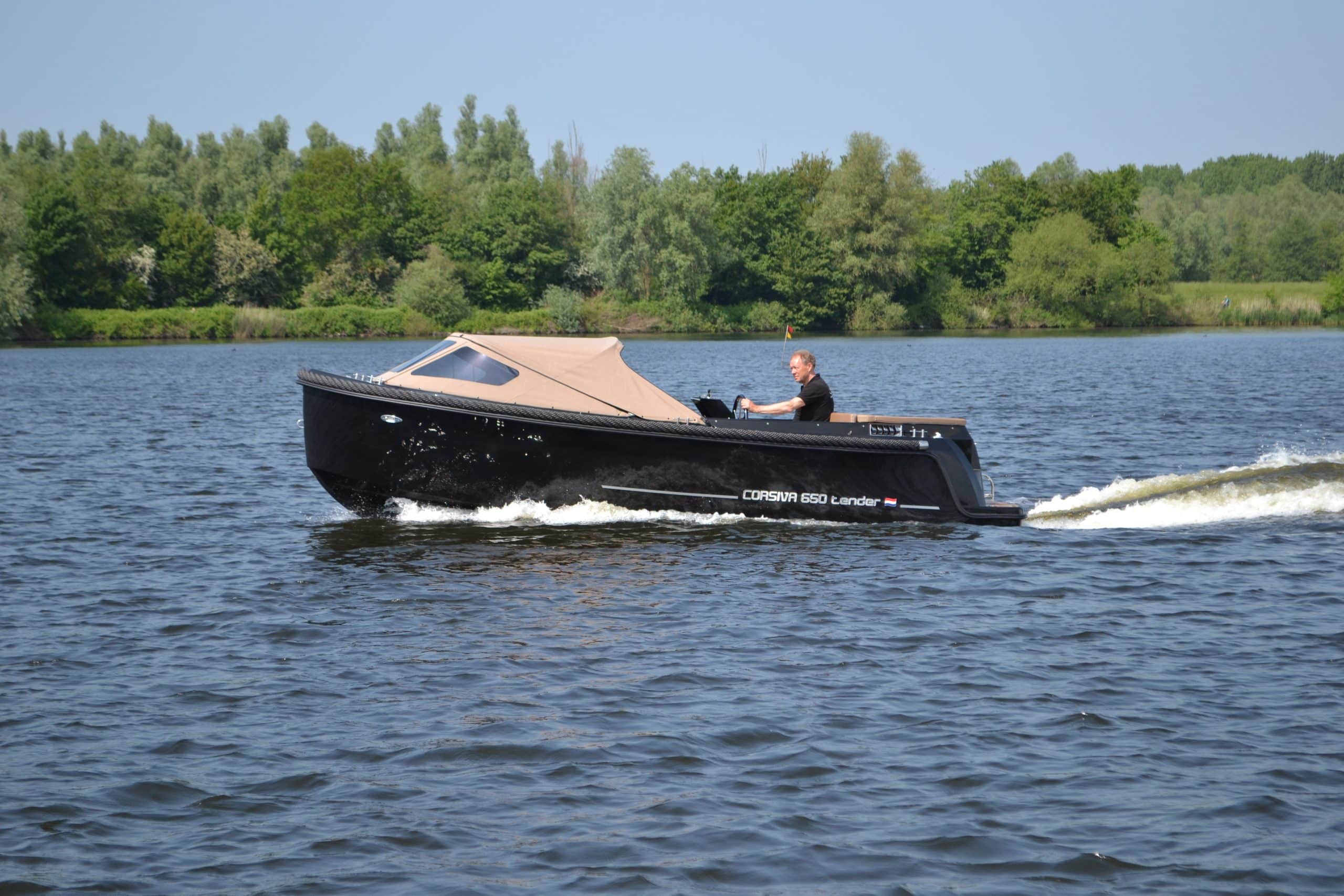 Corsiva 650 Tender — foto 2 van 15