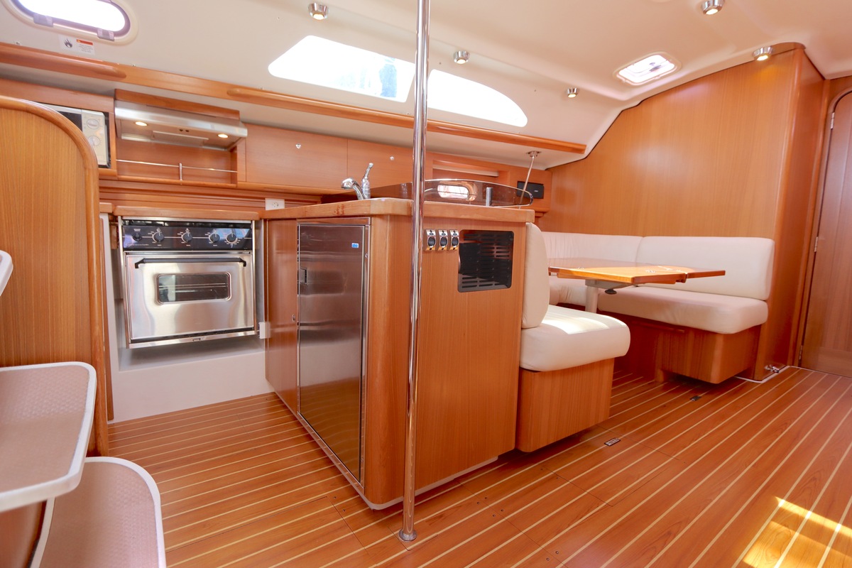Catalina 445 — foto 12 van 81