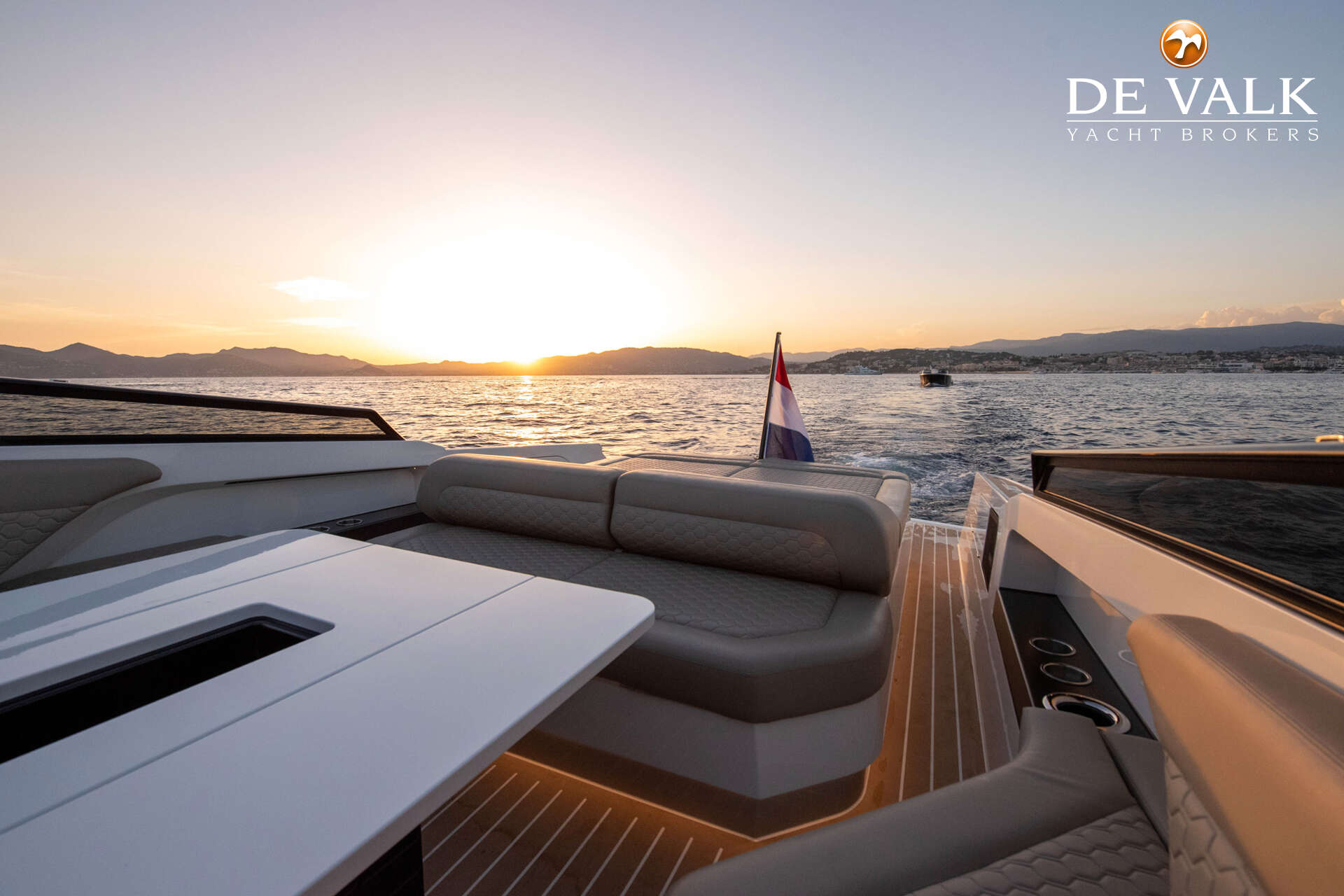Reborn 40 R Cabin — foto 5 van 35