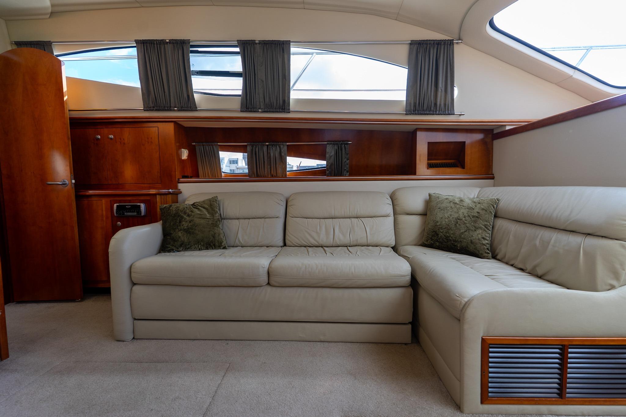 Cruisers Yachts 415 Express Motoryacht — foto 2 van 100