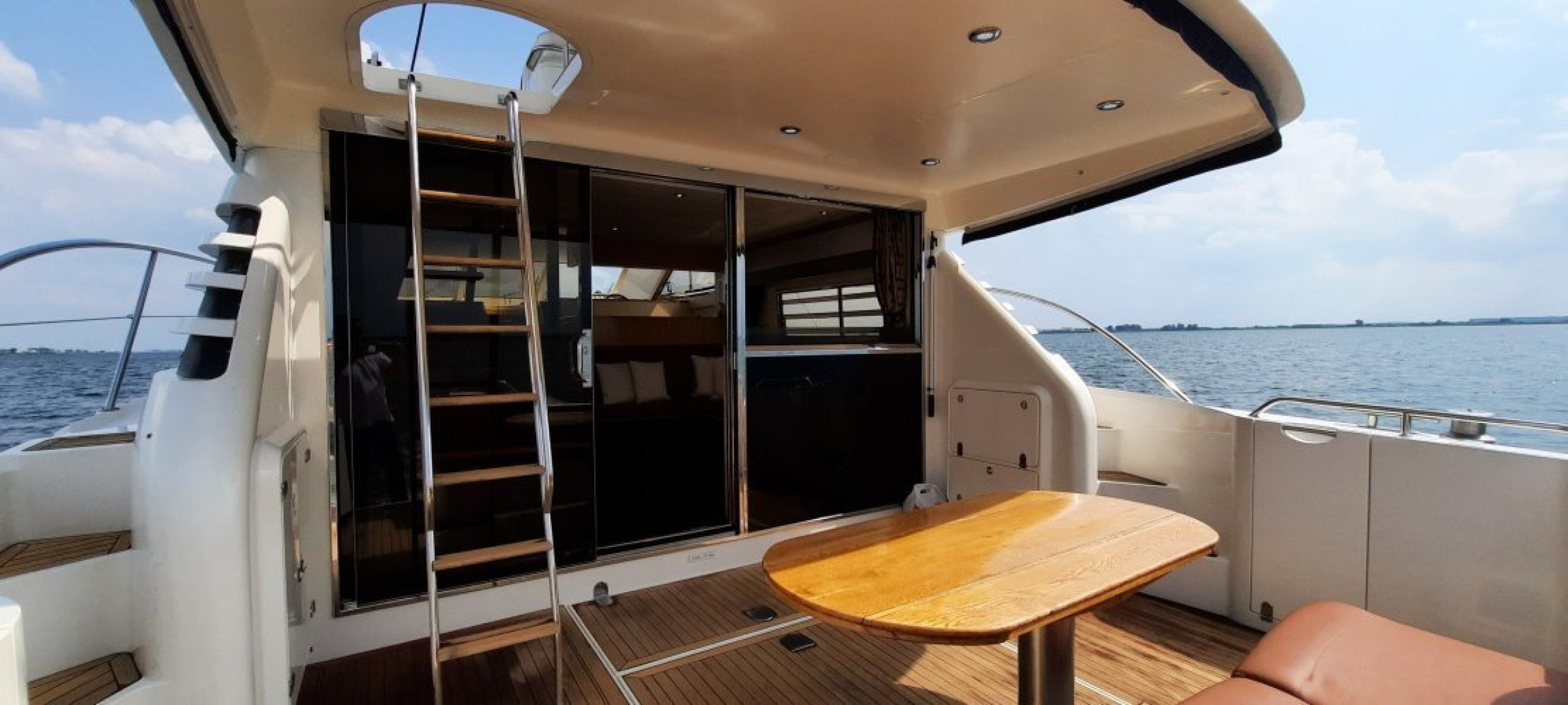 Fairline SQUADRON 59 — foto 2 van 4