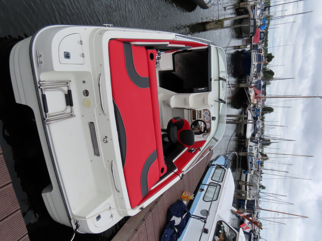 Celebrity 240 CC — foto 6 van 19