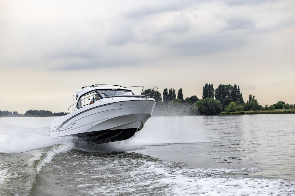 Beneteau Antares 8 | 250PK Honda | Weekender — foto 21 van 22