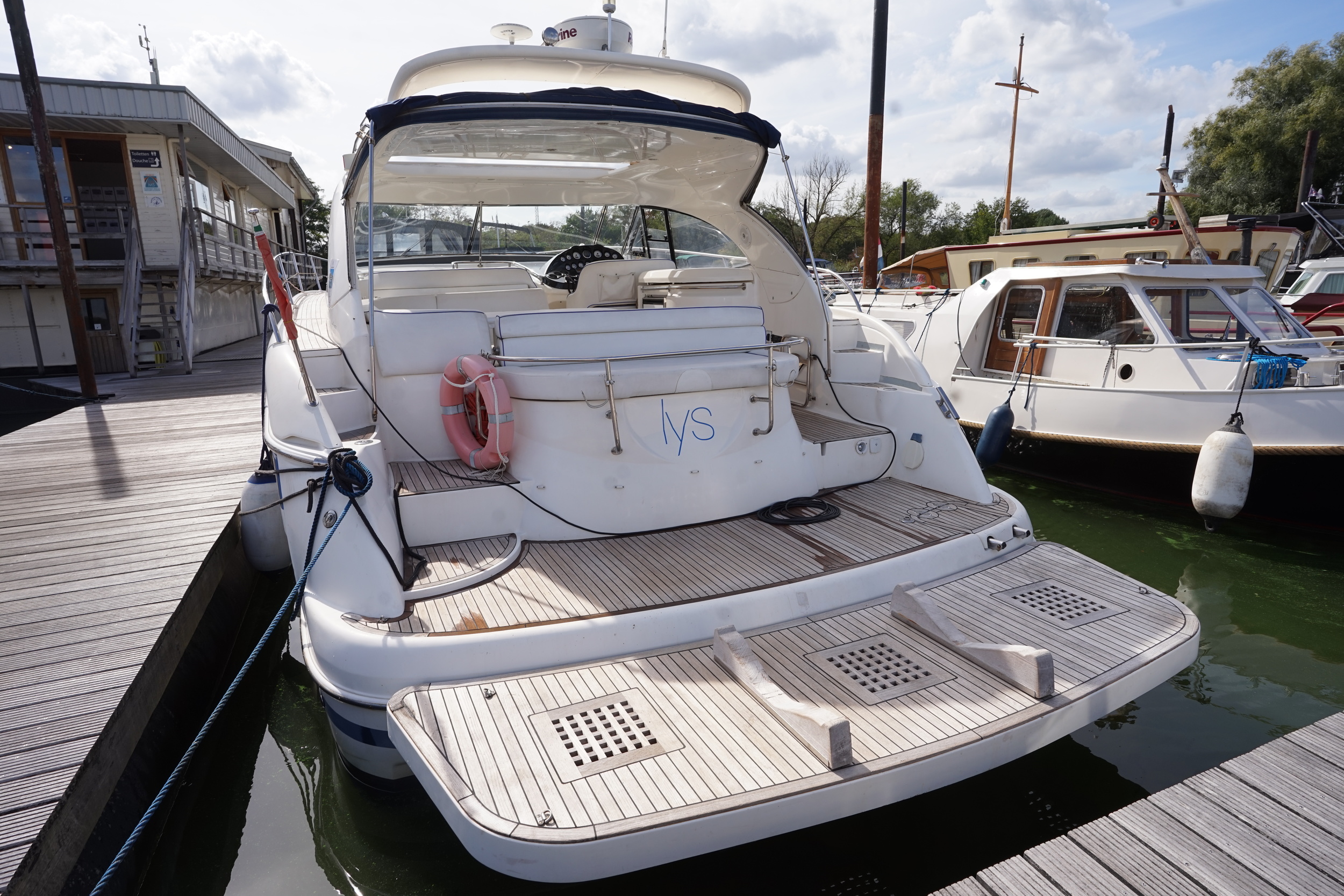Bavaria 42 HT Sport IPS-500 - hydraulic platform — foto 30 van 42