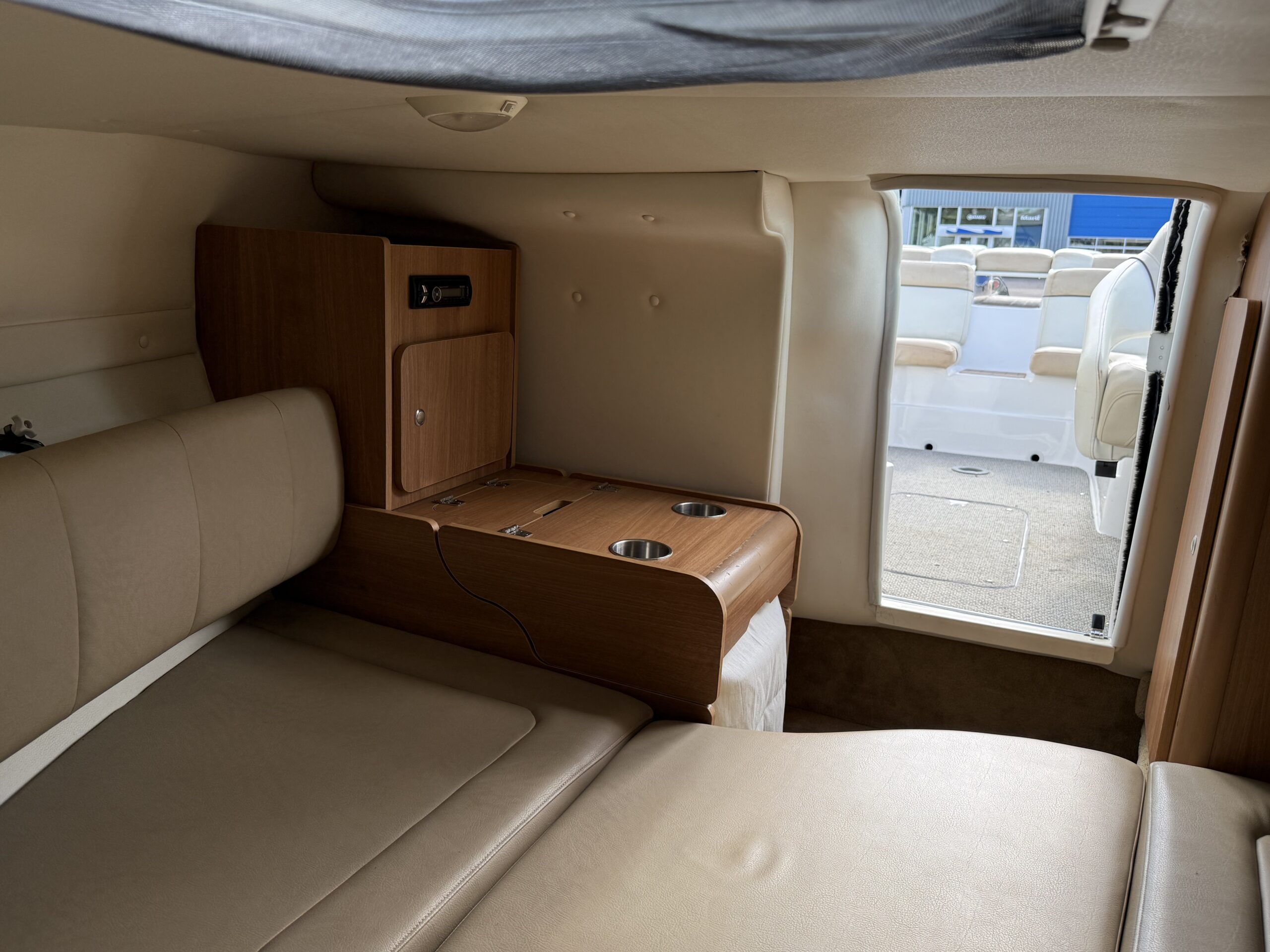 Rinker 276 Captiva Cuddy incl. trailer — foto 11 van 13