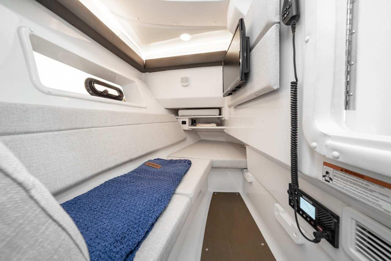 Sea Ray SLX 350 — foto 7 van 9