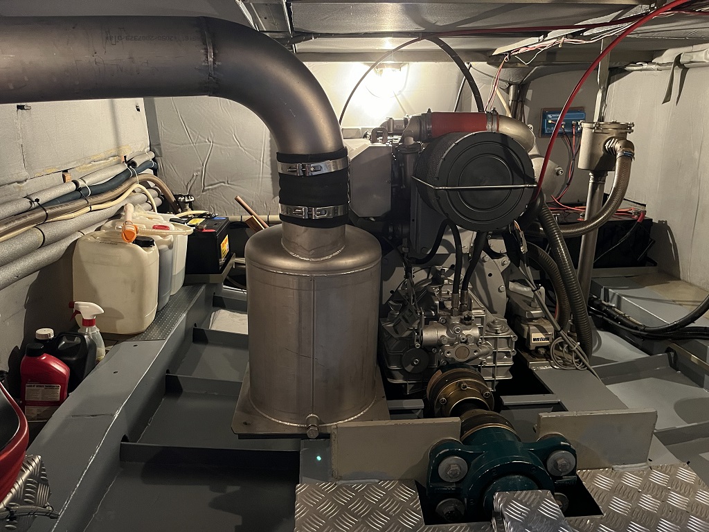 Blauwe Hand Trawler 1400 — foto 33 van 39