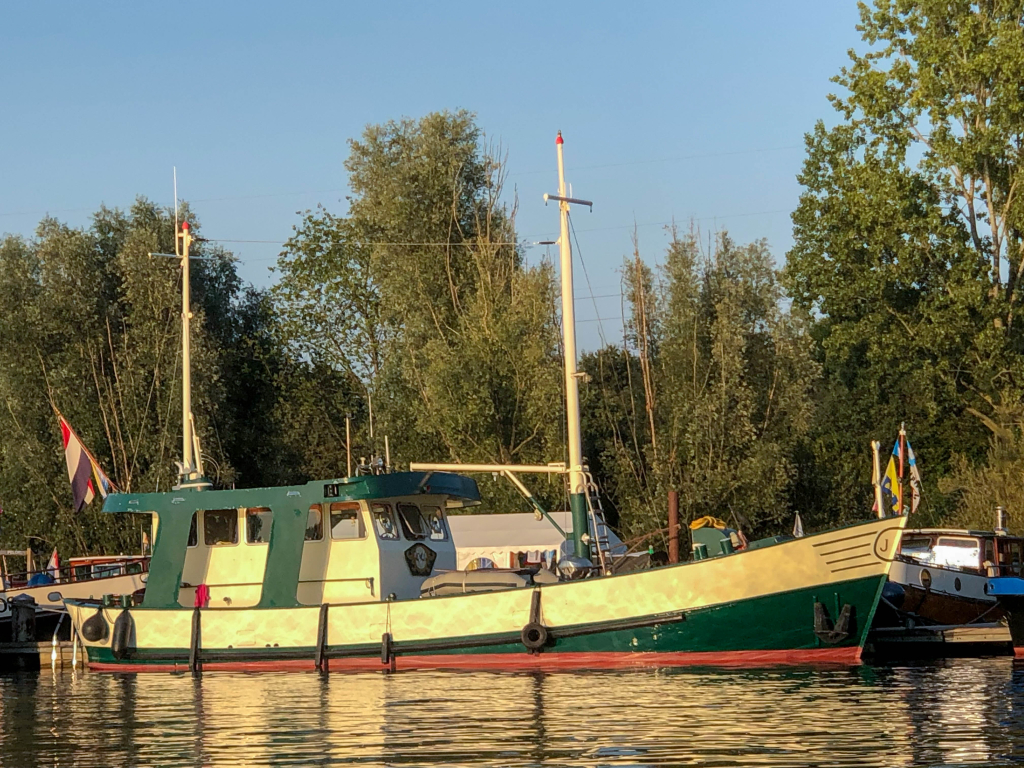 Kotter, woonkotter Ex viskotter zeegaand