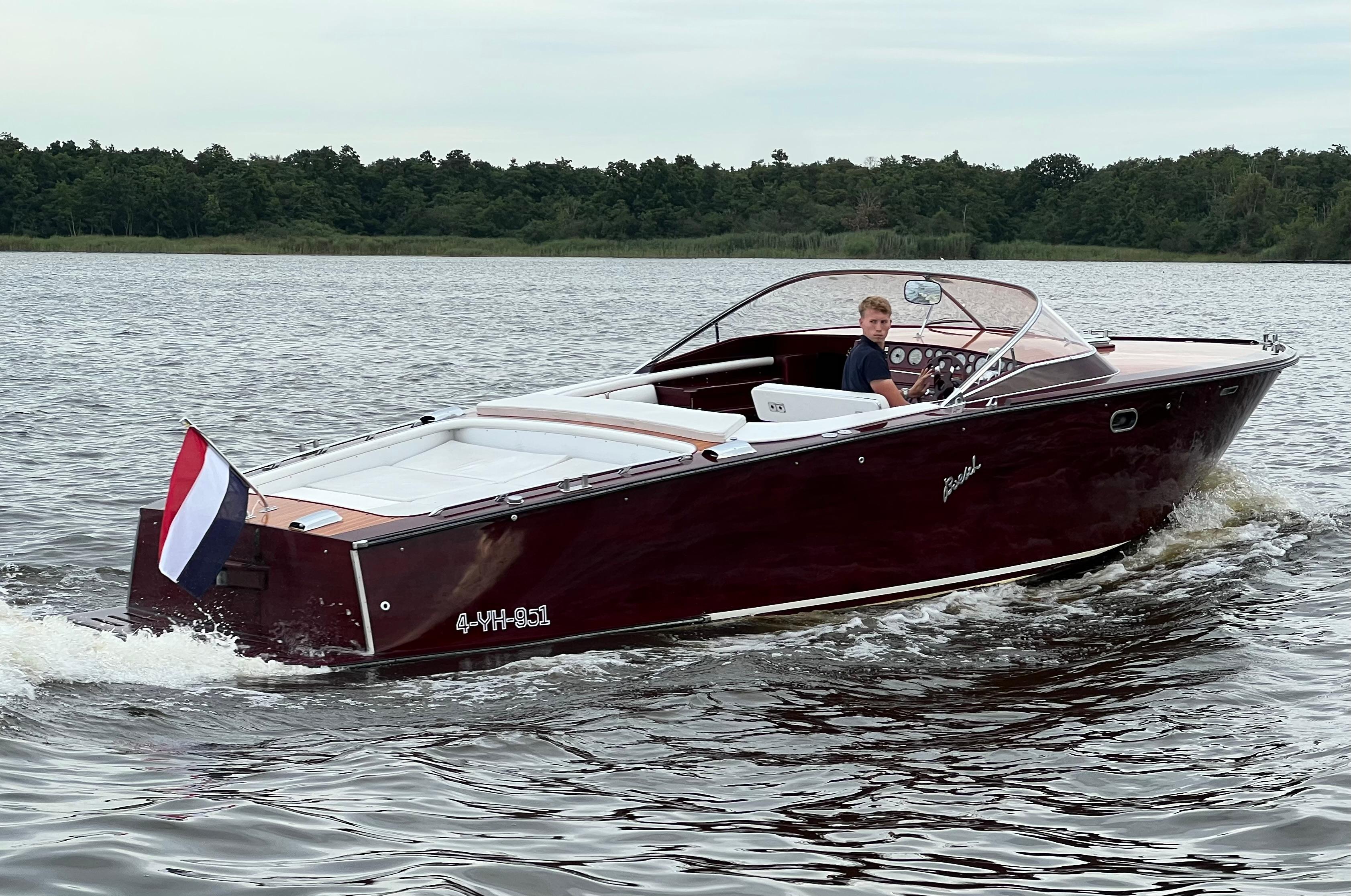 Boesch 850 Runabout Deluxe — foto 25 van 40
