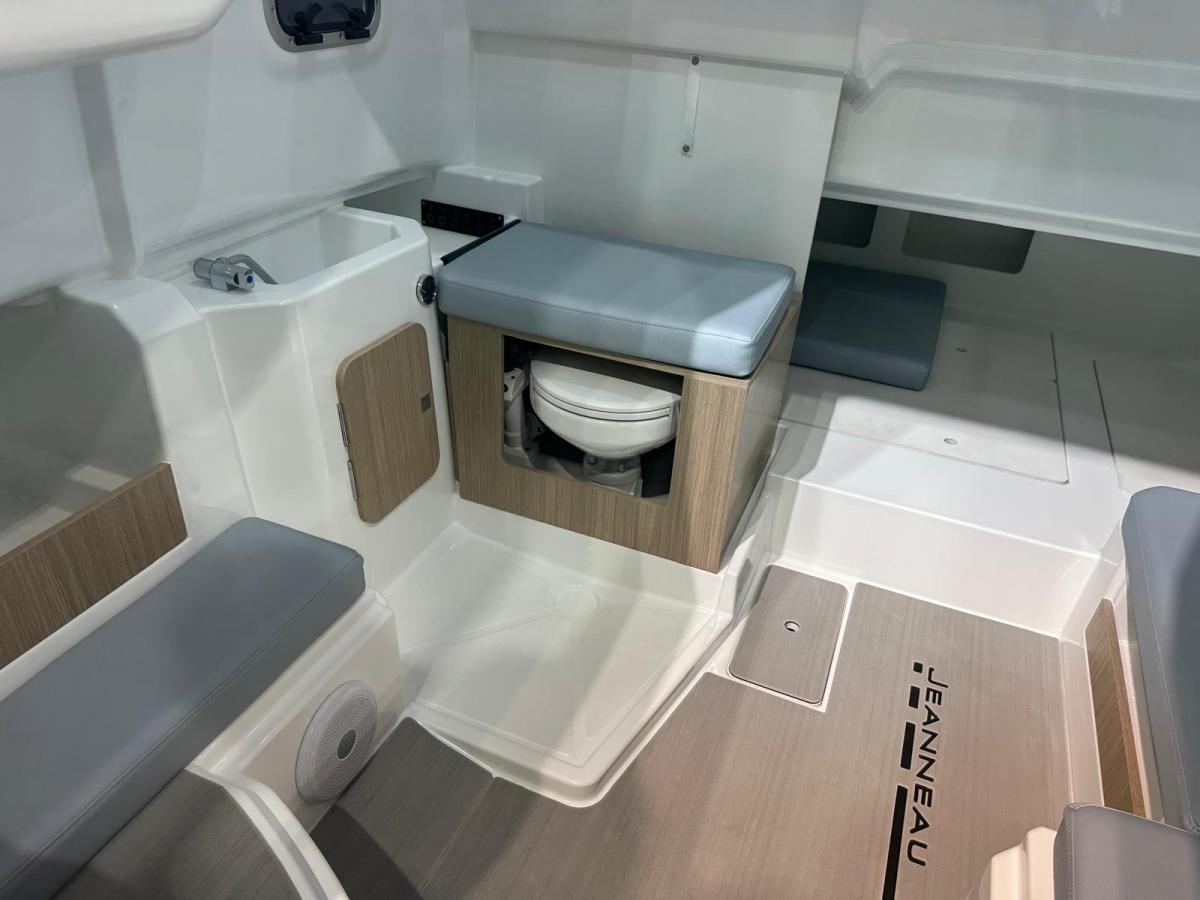 Jeanneau Cap Camarat 9.0CC S2 nieuw model! Dit schip is aanwezig op de Yamaha stand van hiswa te water 2026. — foto 13 van 33