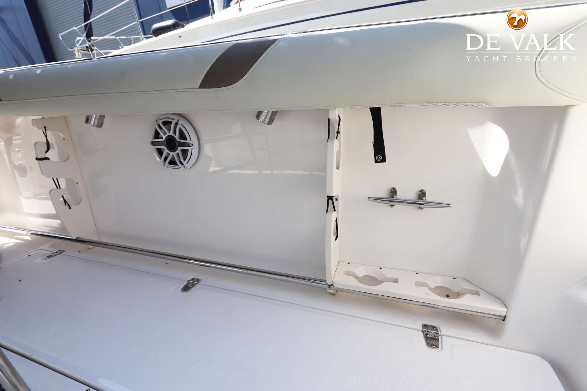 Boston Whaler 270 Outrage — foto 29 van 42