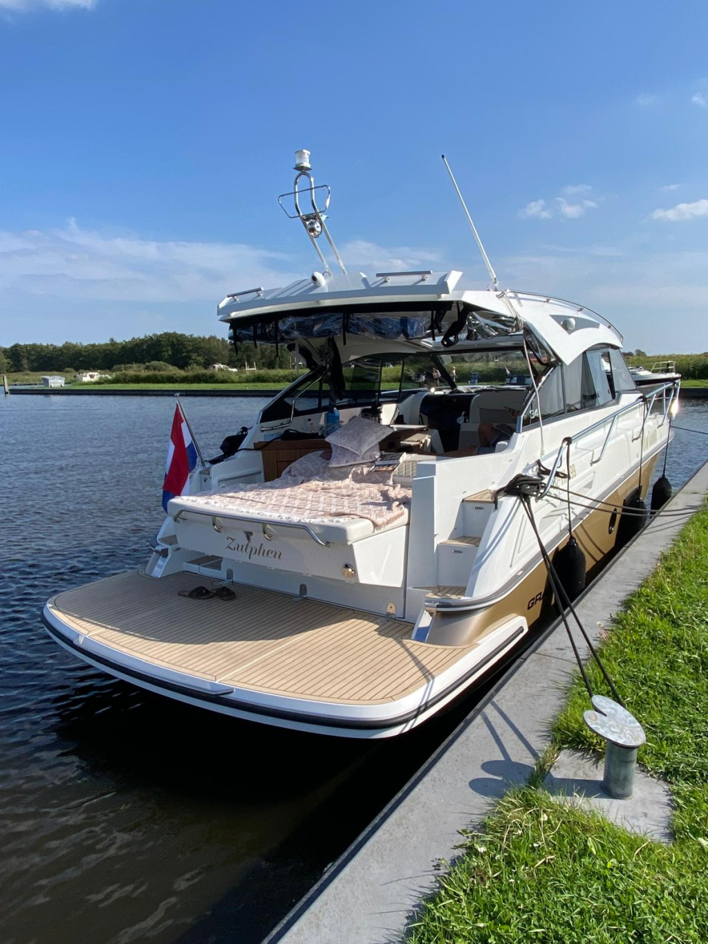 Grandezza 34 OC – 2024 | Volvo Penta D6-380 DPI | Full Options | < 200 vaaruren — foto 3 van 29