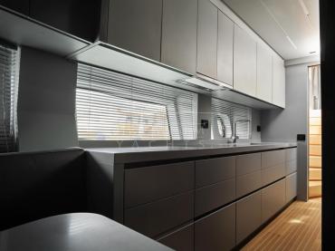 AB 100 — foto 5 van 12