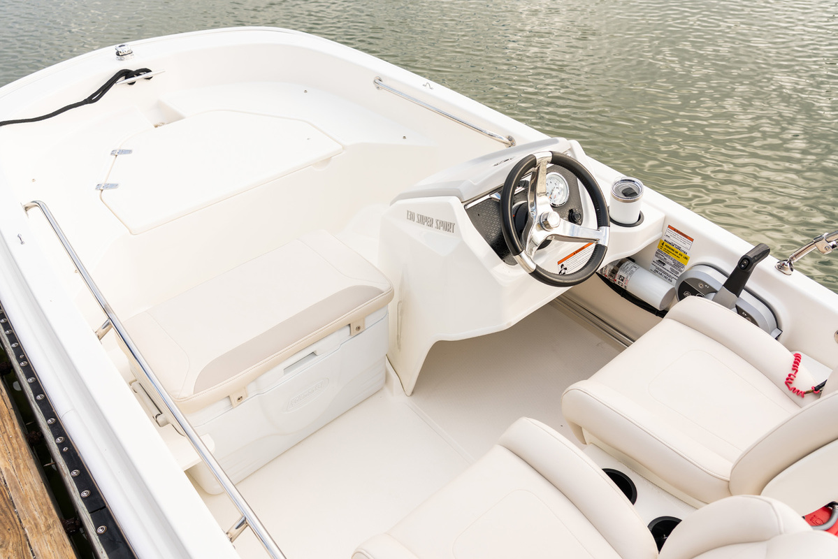 Boston Whaler 130 Super Sport — foto 13 van 18