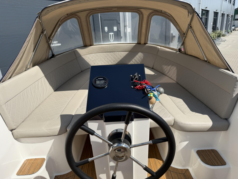 Maxima 600 — foto 9 van 12