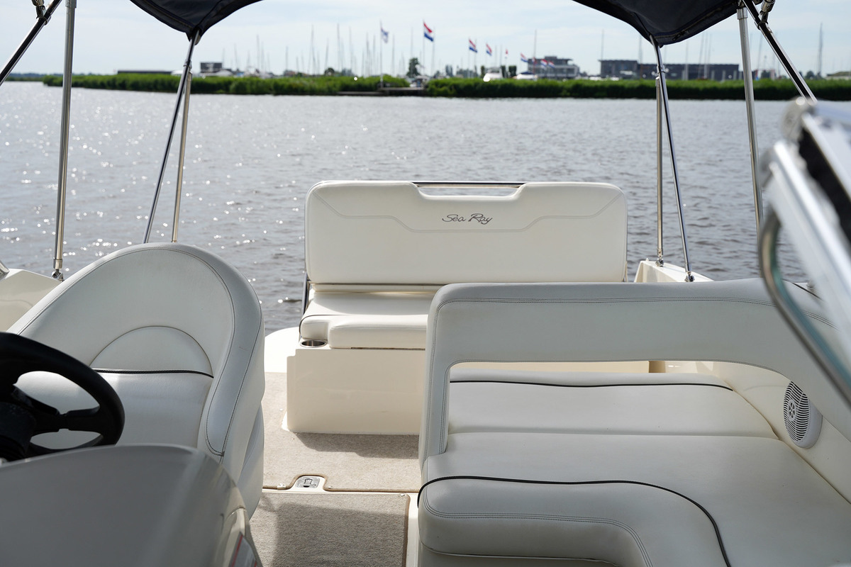 Sea Ray 255 Sundancer — foto 15 van 53