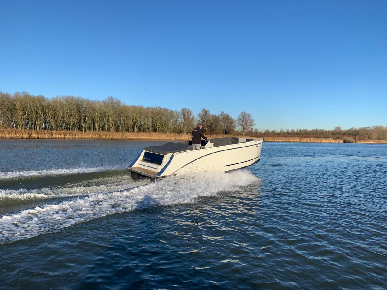 Maxima 740 Tender — foto 11 van 12