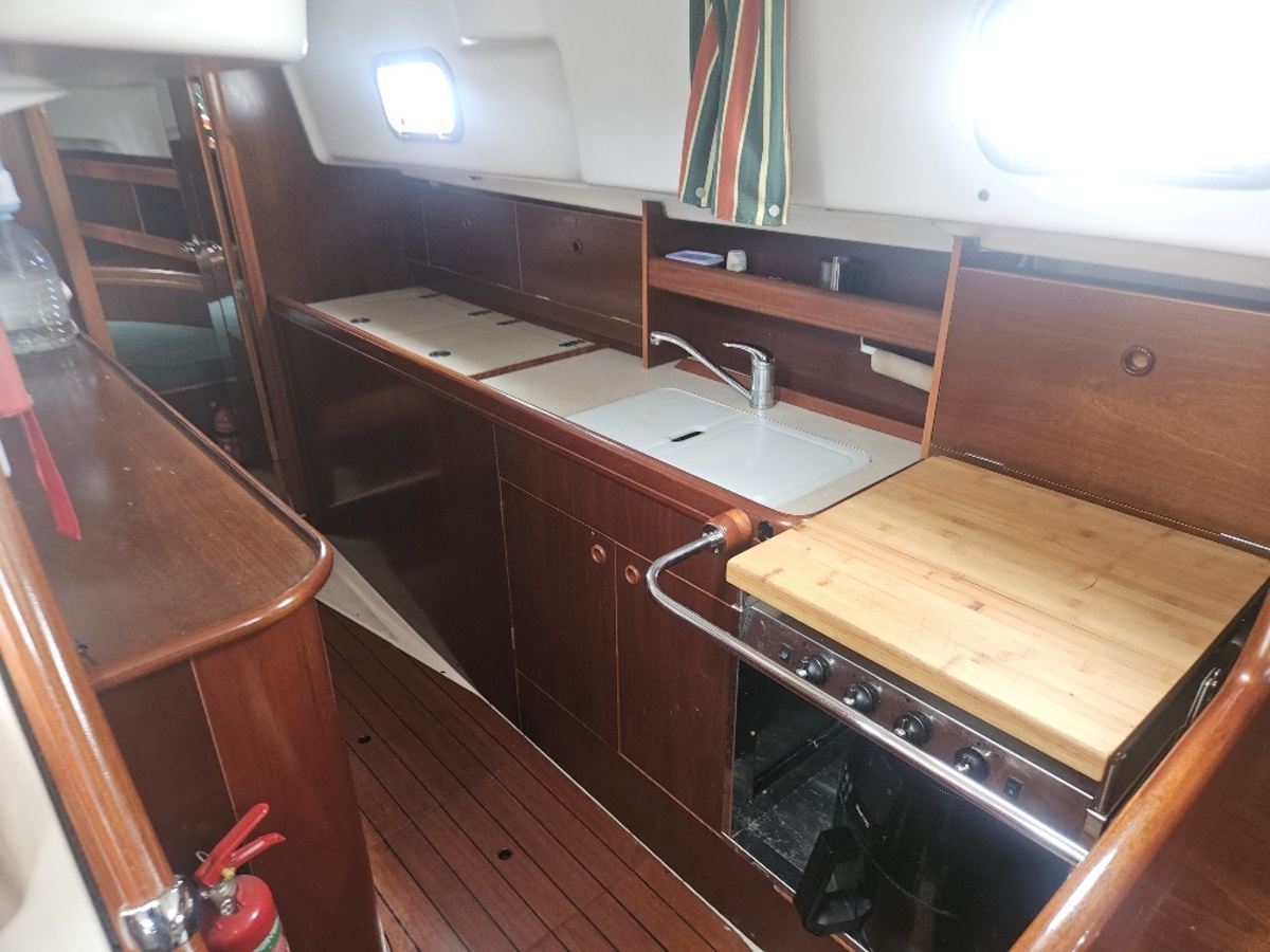 Beneteau Oceanis 36CC — foto 10 van 24