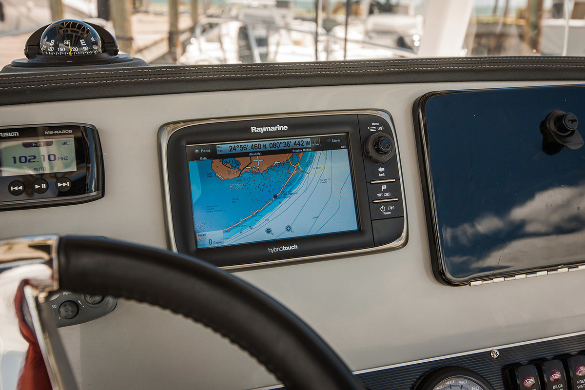 Boston Whaler 250 Dauntless — foto 11 van 12