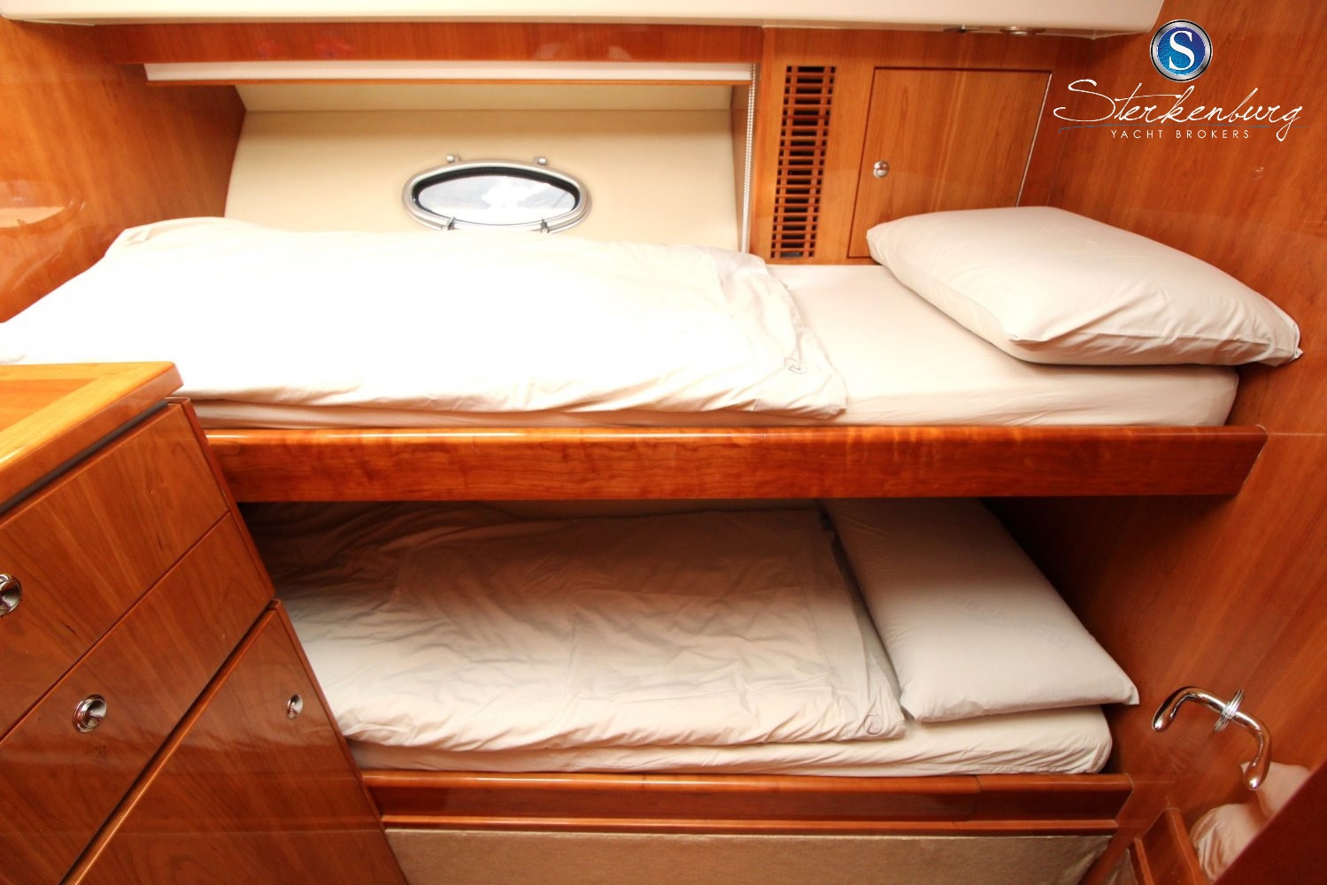 Rivièra 4700 Sport Yacht — foto 25 van 38